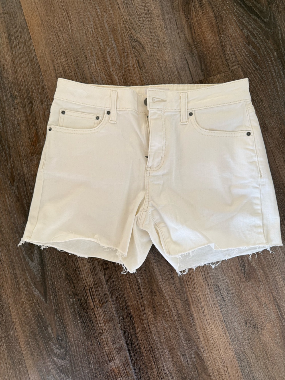 Daily Ritual - 4" Off-White Cutoff Jean Shorts - Size 26